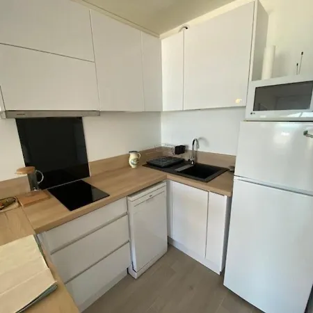 Pied Dans L'eau, Grand Frigo, Lave-vaisselle, Lave-linge, Parking Prive - Fr-1-326-787 *