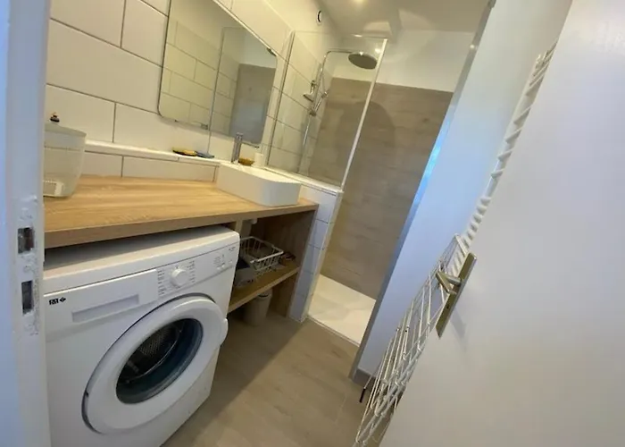 Pied Dans L'eau, Grand Frigo, Lave-vaisselle, Lave-linge, Parking Prive - Fr-1-326-787 *